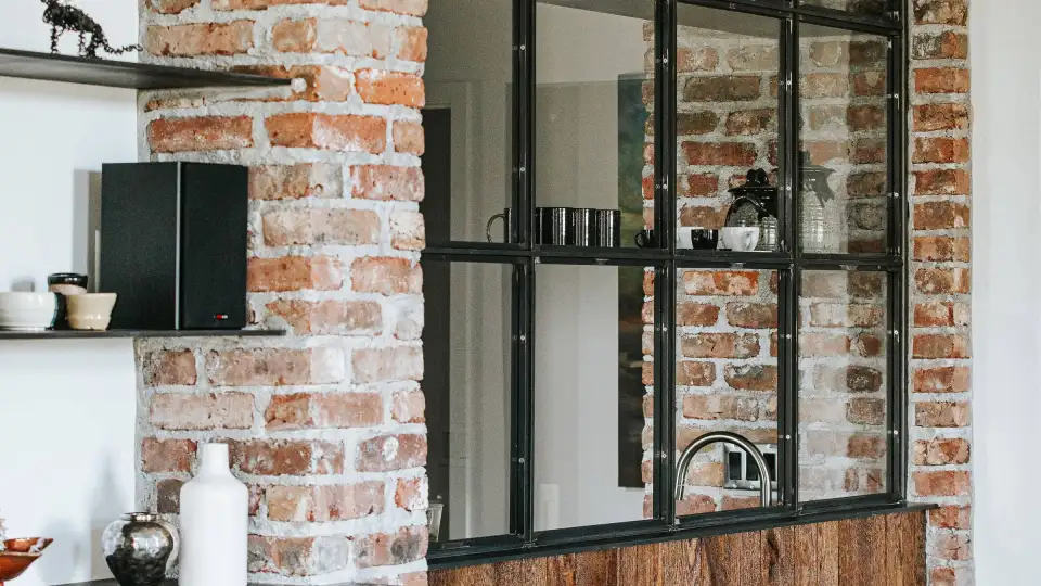 9   Interior Photo of Living Detailing