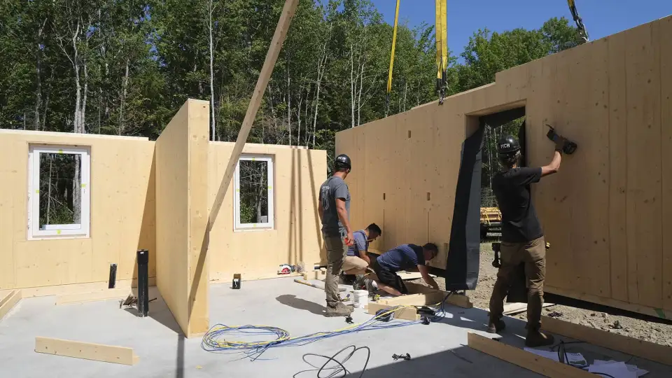 Assesmbing Cardinal, PH Certified windows preinstalled in factory