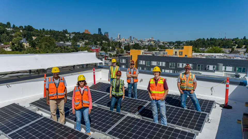 DESC Roof   Team   Noe Fro