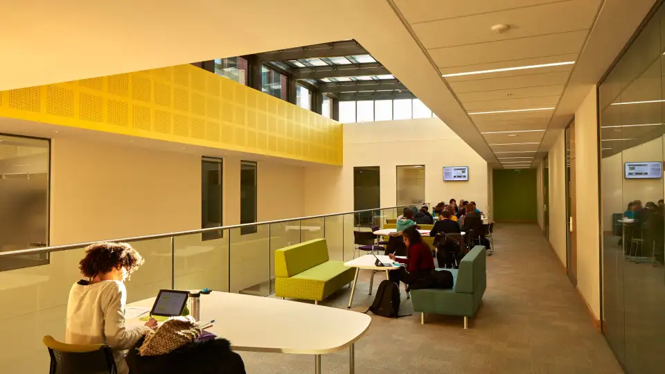 eMail Anhang 2014 LAMILUX University of Leicester England 1