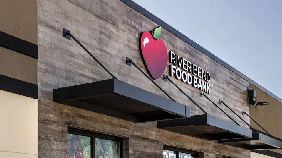 Riverbend Food Pantry 001  7