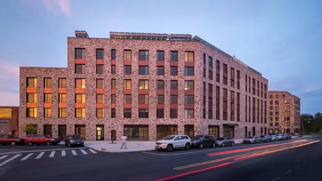 VBD 1903.0A PBendov 7990 hero dusk   Dattner Arch